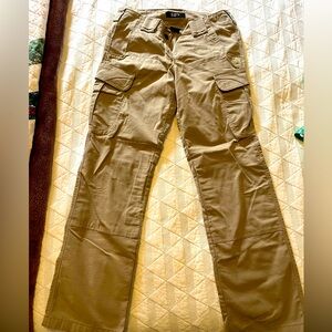 Women’s 5.11 khaki Cargo Pants